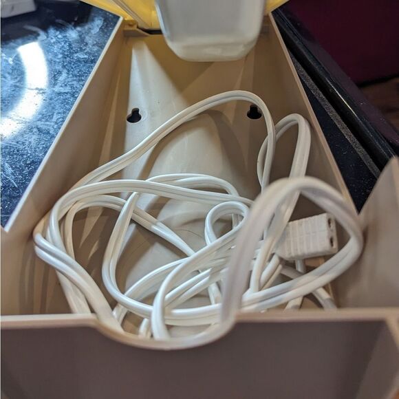 Vintage Grant Maid Electric Carving Knife W.T. Grant Co. 17-90001 w/ Case - Picture 4 of 5